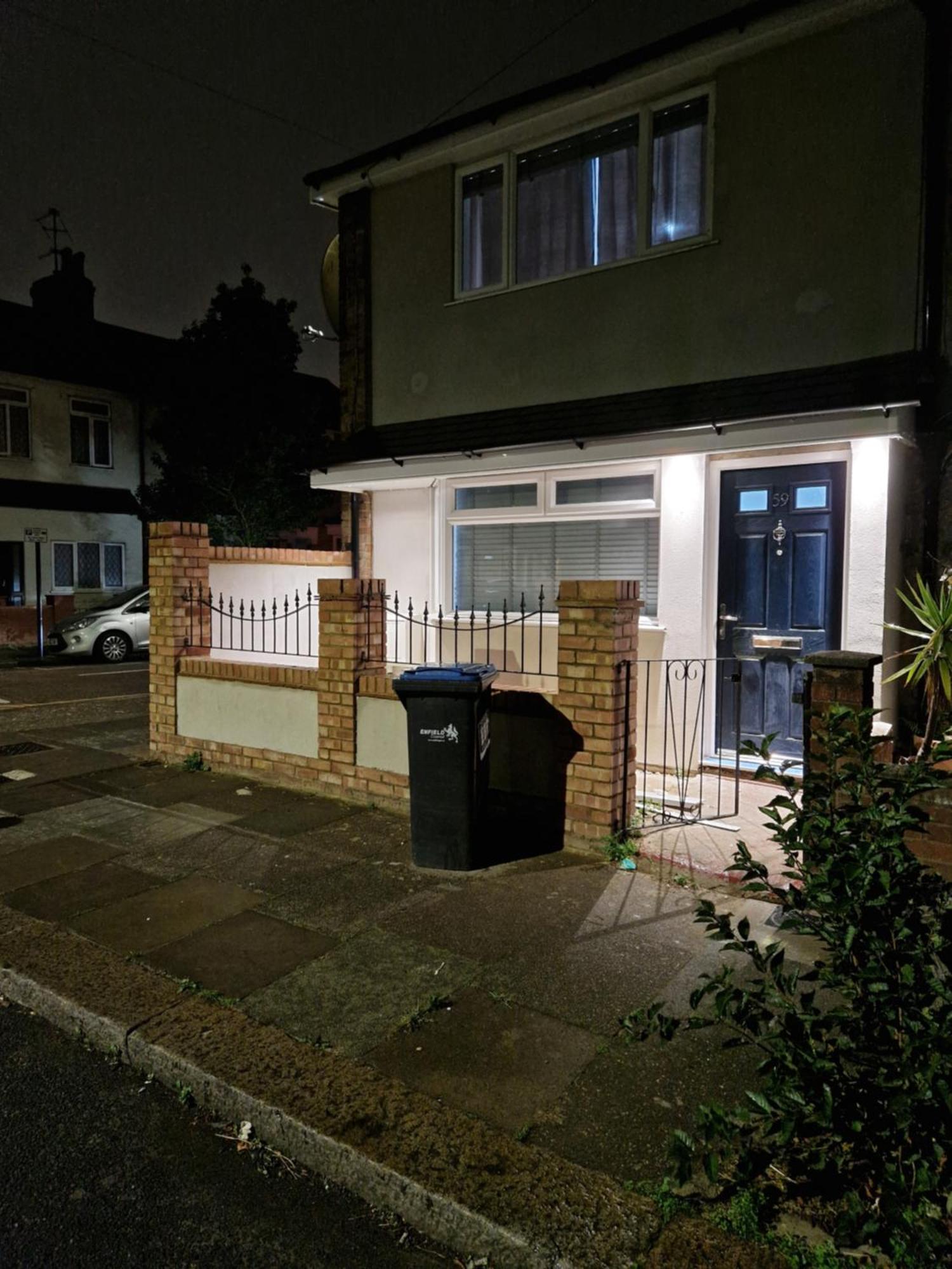 Stylish 2 Bed Home- Short Walk To Tottenham Stadium/Stations Лондон Екстериор снимка